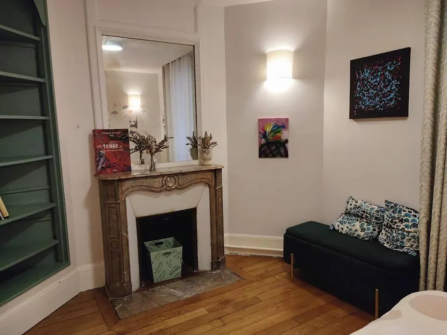 Apartament Magnifique Appartement De Charme Au Coeur De Paryż