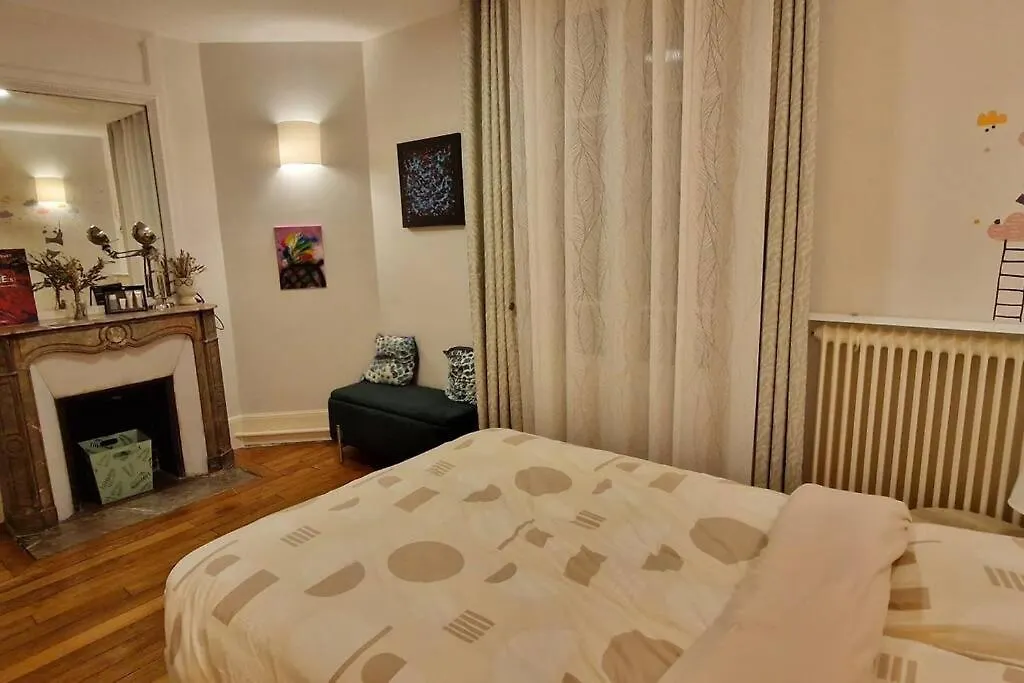 Magnifique Appartement De Charme Au Coeur De Paris